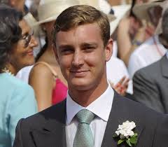 El hijo mayor de carolina de mónaco, que fue heredero hasta que su tío alberto tuvo hijos, acumula con su esposa tatiana santo domingo una fortuna de 3.000 millones. Hijo De Carolina De Monaco Agredido En Pelea El Universal Cartagena