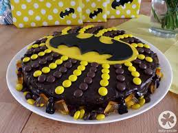 Tolle idee und genießen sie die kleine überraschung für ihre schatzi liebe. Bis Einer Heult How To Bake A Batman Cake Batman Kuchen Kuchen Ohne Backen Kinder Kuchen Geburtstag