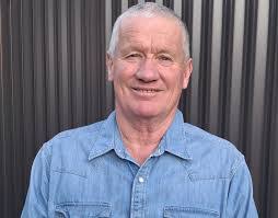 Julie Makela's Instagram, Twitter & Facebook