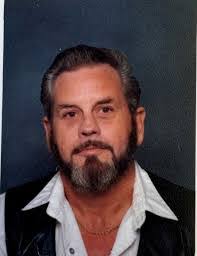 Eva Dillon's Instagram, Twitter & Facebook