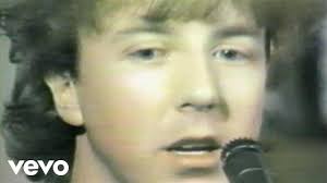 Revenge of the Jangly '80s. New Pylon, “Strum & Thrum” collections…