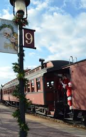 Perfect Train Cation For The Holidays Strasburg Railroad Is The Perfect Place To Ride A Holiday Train And Witness Strasburg Christmas Train Strasburg Railroad