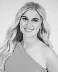 Hillary Beecher's Instagram, Twitter & Facebook