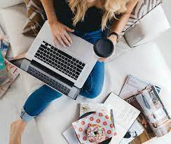 Viel spaß beim inspiration sammeln! Fashion Jobs Fashion Blogger Ashley Klassen Fashion Jobs In Toronto Vancouver Montreal And Canada Style Nine To Five