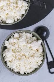 It uses cream cheese and whipped cream, so it's light and dense at the same time. Easy Homemade Easy Farmers Cheese Recipe Recipe Momsdish