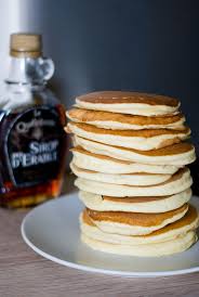 Pancakes Americains Pancakes Moelleux Recette Pancakes Gateaux Et Desserts