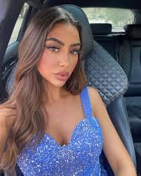 Deborah Bermucus's Divorce Selfie and Women's Empowerment