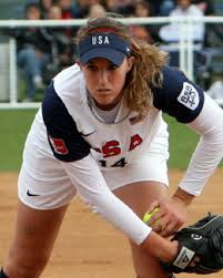 She plays acoustic guitar and sings simple, awkward songs at central perk, occasionally busking also. Pin On Monica Abbott