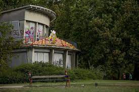 At the moment it is not possible to say when that might be but as soon as the university notifies us that we can begin again, we are suspending. Haberland Haus In Stammheim Streit Um Die Zukunft Des Gebaudes In Mulheim Kolner Stadt Anzeiger