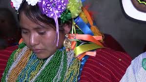 Vestimenta tradicional Triqui a los Jovenes Froilan Martinez Merino y  Oswaldo Martínez de Jesús-2023