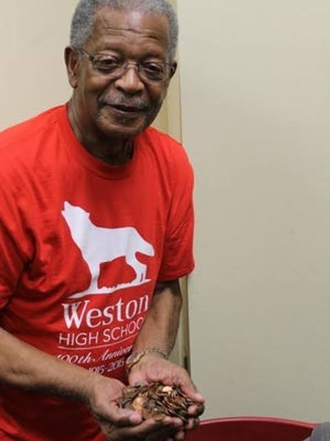 A Man Collected Pennies for 45 Years and the Amount of Money Left the Bank  Speechless