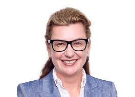 Ellie Sweeney's Instagram, Twitter & Facebook