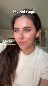 Keziah Summers's Instagram, Twitter & Facebook