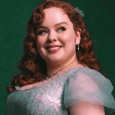 Laura Bold's Instagram, Twitter & Facebook