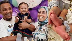 But bila ada pengumuman di buat kat tv brunei. Azrinaz Mazhar Hakim Tetap Mendoakan Puterinya Di Brunei Walaupun Sudah Lama Terpisah Mykmu Net
