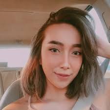 Maureen Christ's Instagram, Twitter & Facebook