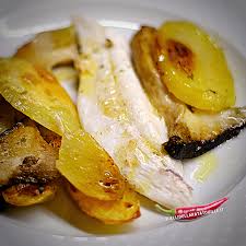 Vediamo la ricetta del filetto di pesce san pietro al forno. Pesce San Pietro Con Patate E Cardoncelli Quelli Della Ratatouille