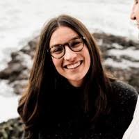 Chelsea Kahn's Instagram, Twitter & Facebook