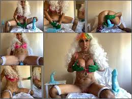 Life Like Dildo | Dirty GILF Roleplaydances Try New Shocking Dildo In Old  Smooth Pussy