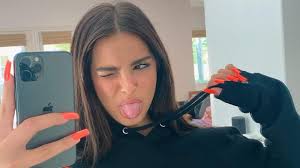 Rachael leigh cook and kourtney kardashian also have roles. Addison Rae Refuses Paparazzi Questions About Trump Support As Old Tweets Resurface Dexerto