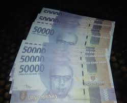 Download gambar uang 100 ribu, gambar uang kertas, download gambar uang rupiah, cara membuat uang mainan dari kertas, uang mainan anak, gambar uang baru, contoh gambar uang, download uang 100 ribu, uang 100 ribu pdf, gambar uang indonesia terbaru, jenis kertas untuk uang mainan, desain uang mainan, gokil 12+ gambar uang mainan untuk di print. Uang Mainan Khusus 50 Ribu Uang Kertas Mainan 50 Lembar Lazada Indonesia