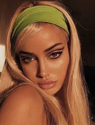 Meredith Rivers's Instagram, Twitter & Facebook