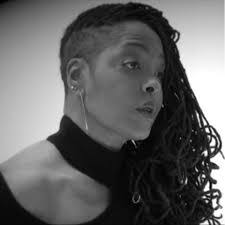 Robyn Stringer's Instagram, Twitter & Facebook