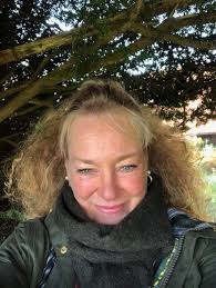 Catherine Trowbridge's Instagram, Twitter & Facebook