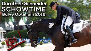 Definition erklärung und weiterführende artikel der zeitschrift kindergarten heute jetzt informieren! Dorothee Schneider Showtime Dressur Kur Balve Optimum 2016 Youtube