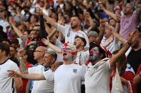 Maybe you would like to learn more about one of these? Euro 2020 Englezii N Au Mai Avut RÄƒbdare Un Suporter Infocat Al Angliei Si A Tatuat Deja Trofeul Un Alt Fan A Comis O La Campionatul Mondial Din 2018 Antena Sport