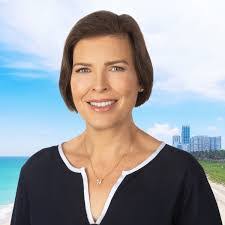 Laura Urban's Instagram, Twitter & Facebook