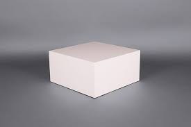 With an art deco style, this end table will be the perfect contemporary piece to add a touch of glamour to your home. White Cube Coffee Table