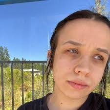 Fern Rosenberg's Instagram, Twitter & Facebook