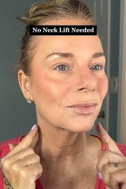 How to Get Rid of Turkey Neck with Makeup