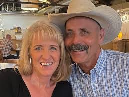 Lori Knotts's Instagram, Twitter & Facebook