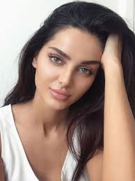 Pin By Israa Alhijazi On صور جميلة In 2020 Brunette Beauty Beautiful Girl Face