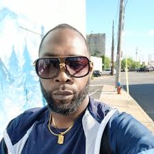 😂 How them music videos/ songs use to be about a girl. Back in the day  (2000s)😂🎶 (Yep that's me singing😂)