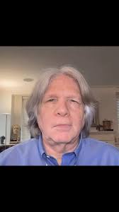 Less than 15% of people who could invest in startups actually do. , ., .,  ., ., Anyone who makes more than $200k annually qualifies as an accredited  investor and can invest in early stage startups. ...