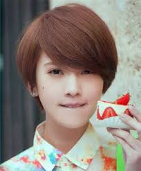 This korean short haircut gives an epic look to korean ladies who have thin hair and round chin. Hairstyles For Short Hair Korean Hairstyles Trends