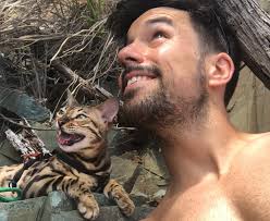 The Top 7 Iconic Cat Dad Influencers