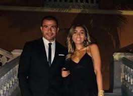 قبل عودته بيوم واحد من الخارج، فوجئ الفنان اللبناني وديع الشيخ بخبر اطلاق النار على منزل أسرته في &#8203;بعلبك&#8203; Ø¹Ù„Ø§Ù‚Ø© Ø¹Ù…Ø±Ùˆ Ø¯ÙŠØ§Ø¨ ÙˆØ¯ÙŠÙ†Ø§ Ø§Ù„Ø´Ø±Ø¨ÙŠÙ†ÙŠ Ø²ÙˆØ§Ø¬ Ø£Ù… Ù… Ø³Ø§ÙƒÙ†Ø© Ø±Ø£ÙŠ Ø§Ù„ÙŠÙˆÙ…