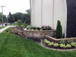 Is Your Setx Texas Church Visually Welcoming The Right Landscaping Puts Potential Visitors At Ease Us Lawns Landscape Bricks Landscape Brick Patios