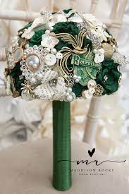 Miss 4 was proud as punch of her flowery, sparkly laughter. Emerald Green Harry Potter Inspired Brides Alternative Brooch Bouquet Maddisonrocks Etsy Com Harry Potter Wedding Theme Geek Wedding Harry Potter Wedding