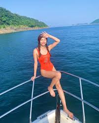 鄧麗欣 朱柏康 岑珈其 陳俞希 麥子樂 陳健朗 許素瑩 盧鎮業 易健兒 林二汶 鮑起靜 金楷傑 袁綺雯. æå¹ éº¥å­æ¨ç´èªè¿½éé³ä¿å¸å³èè»'çå¤§é' è½èé«å'åãå é¦æ¸¯01 å³æå¨æ¨