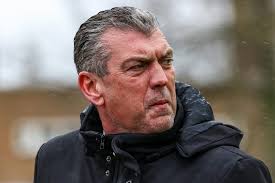 Koploper DHSC ontslaat trainer John Vink