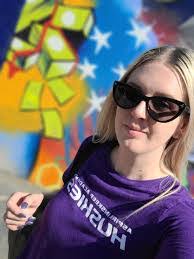 Leslie Padron's Instagram, Twitter & Facebook