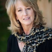 Lynn Beaver's Instagram, Twitter & Facebook