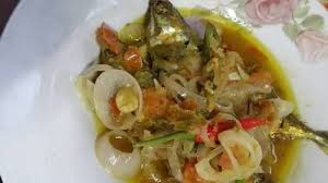 Setelah bumbu meresap, angkat ikan dari tumisan dan sajikan kedalam piring saji dengan siramkan bumbu tumisan dibagian atasnya. Ikan Kembung Berlada Hijau 2ekor Ikan Kembung Lagi Sedap Klu Dapat Yg Segar 5biji Cili Api Dikisar 2 Biji Bwg Besar Dihiris Resep Makanan Makanan Hijau