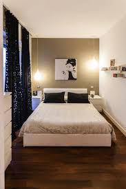 Designing a small kids' bedroom is tough, especially when the room is shared. 30 Small Yet Amazingly Cozy Master Bedroom Retreats