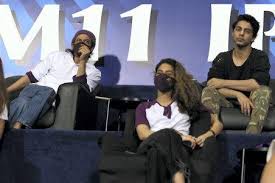 Shah rukh khan, popularly known for being one of the richest characters actors in the world. Shah Rukh Khan And Family Watch Kolkata Beat Chennai In Abu Dhabi In Pictures The National